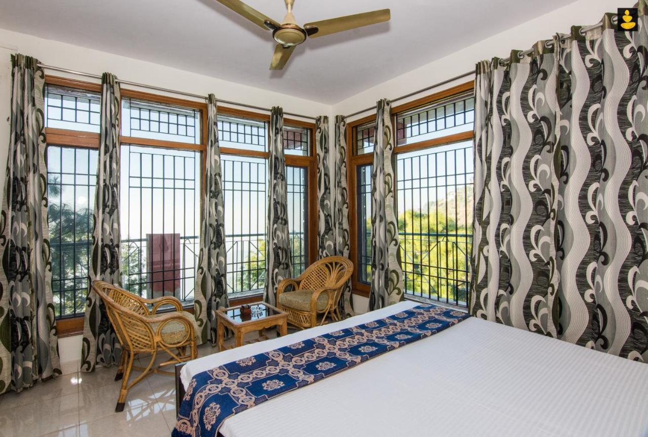 Livingstone 2Bhk Cozy Homestay In Kasauli Hills Esterno foto